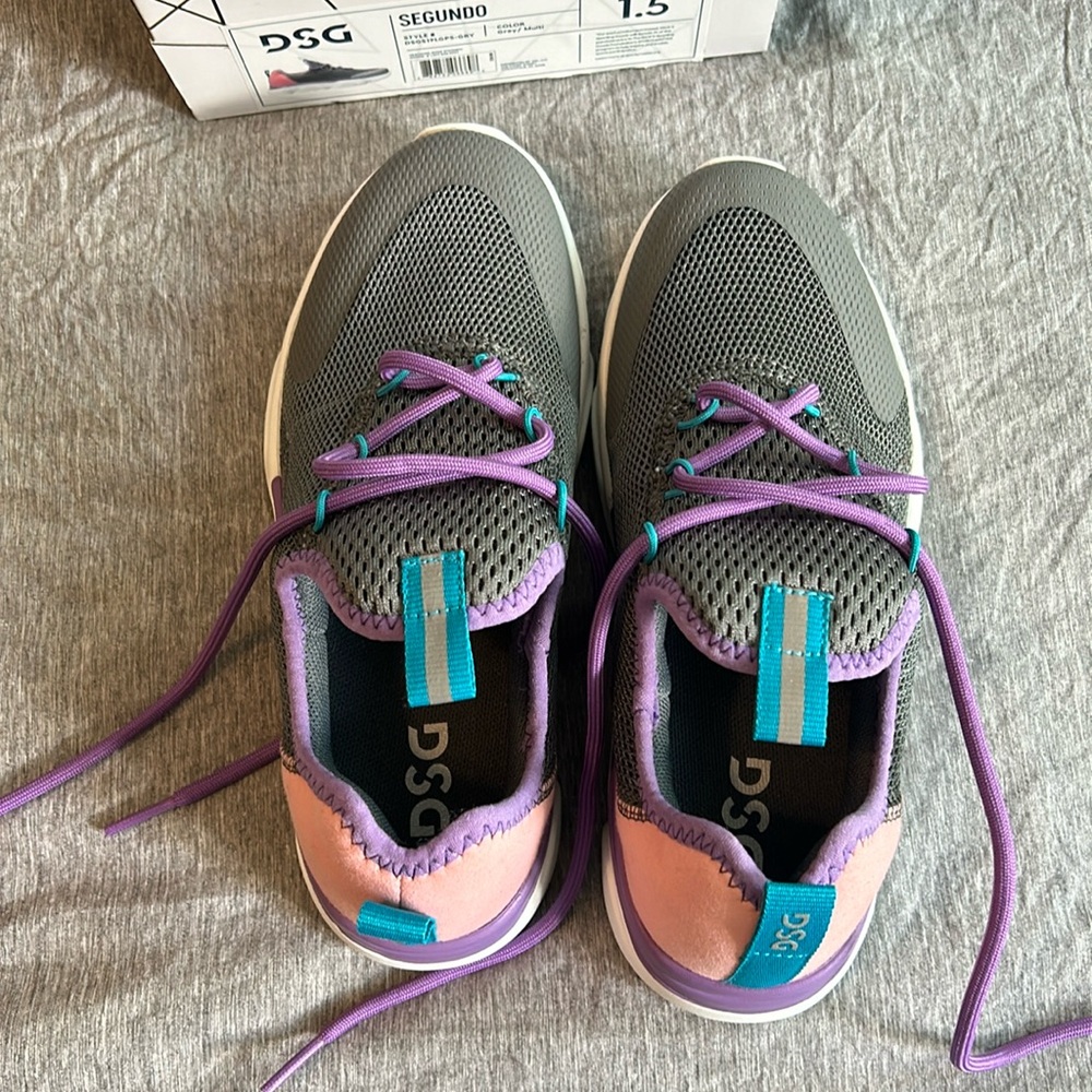 DSG girls tennis shoes. New with box. Size 1.5